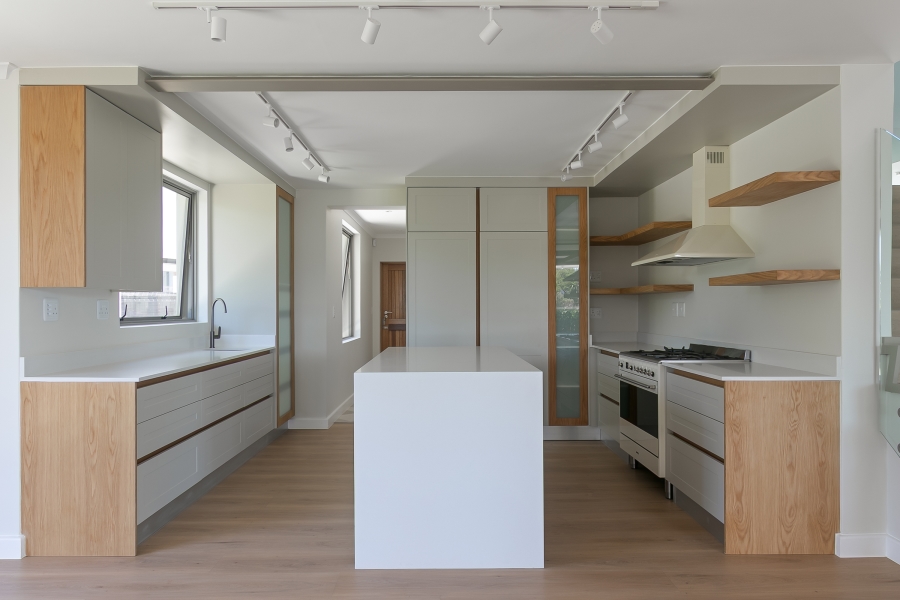 4 Bedroom Property for Sale in Leisure Isle Western Cape